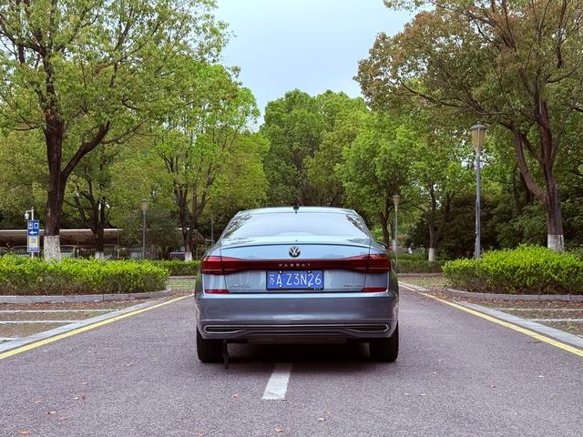 Volkswagen Passat 2022 330TSI Elite Edition exterior photo 5