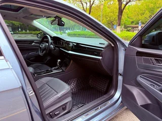 Volkswagen Passat 2022 330TSI Elite Edition interior photo 9