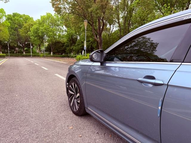 Volkswagen Passat 2022 330TSI Elite Edition interior photo 13