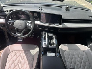 Volkswagen Tavendor 2023 380TSI Four-wheel drive R-Line Tour Edition interior photo 6