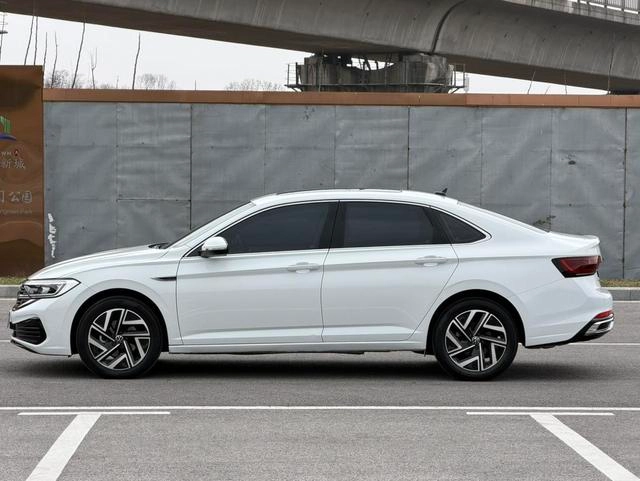 Volkswagen Sagitar 2023 300TSI DSG Превосходная версия интерьер фото 16