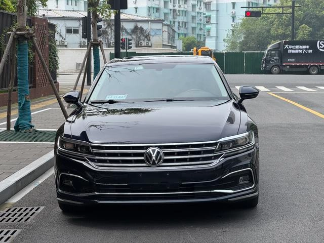 Volkswagen Phideon 2021 380TSI Edición de lujo exterior foto 2 Volkswagen Phideon 2021 380TSI Edición de lujo exterior foto 2