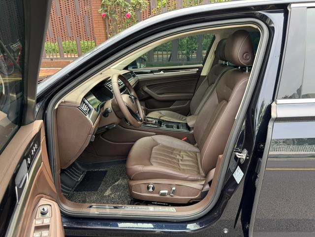 Volkswagen Phideon 2021 380TSI Edición de lujo exterior foto 10 Volkswagen Phideon 2021 380TSI Edición de lujo exterior foto 10