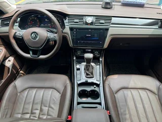 Volkswagen Phideon 2021 380TSI Edición de lujo interior foto 13 Volkswagen Phideon 2021 380TSI Edición de lujo interior foto 13