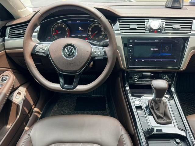 Volkswagen Phideon 2021 380TSI Edición de lujo interior foto 14 Volkswagen Phideon 2021 380TSI Edición de lujo interior foto 14