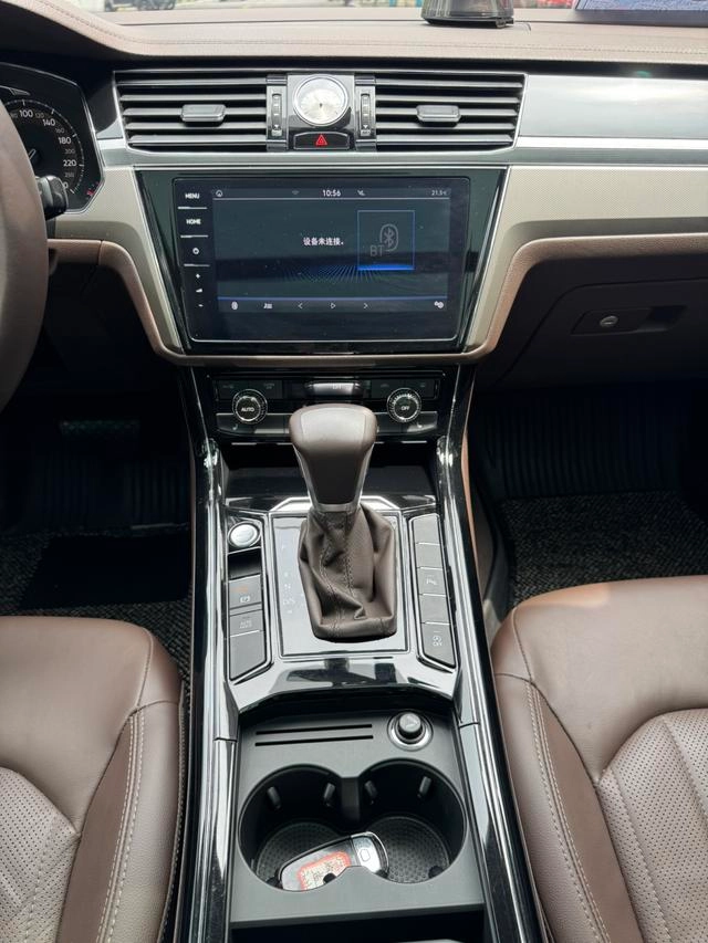 Volkswagen Phideon 2021 380TSI Edición de lujo interior foto 16 Volkswagen Phideon 2021 380TSI Edición de lujo interior foto 16