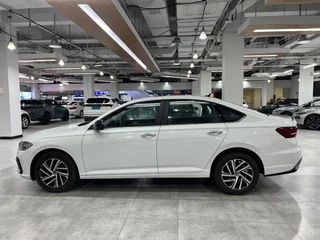 Volkswagen Lavida 2024 300TSI DSG Звездное ведущее издание экстерьер фото 4 Volkswagen Lavida 2024 300TSI DSG Звездное ведущее издание экстерьер фото 4