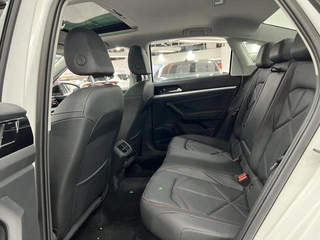 Volkswagen Lavida 2024 300TSI DSG Звездное ведущее издание интерьер фото 10 Volkswagen Lavida 2024 300TSI DSG Звездное ведущее издание интерьер фото 10