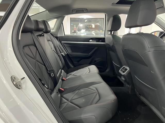 Volkswagen Lavida 2024 300TSI DSG Звездное ведущее издание интерьер фото 11 Volkswagen Lavida 2024 300TSI DSG Звездное ведущее издание интерьер фото 11