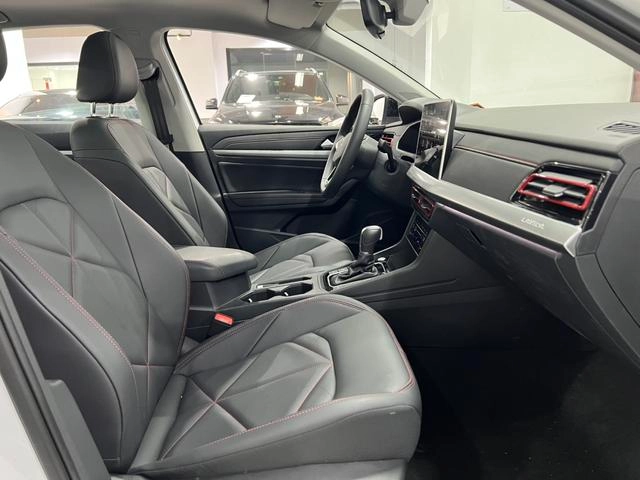 Volkswagen Lavida 2024 300TSI DSG Звездное ведущее издание интерьер фото 12 Volkswagen Lavida 2024 300TSI DSG Звездное ведущее издание интерьер фото 12