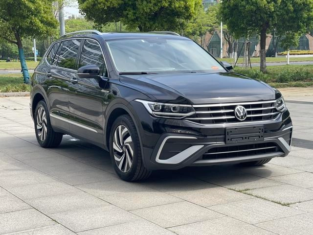 Volkswagen Tiguan L 2022 330TSI Автоматическая версия с двумя приводами экстерьер фото 3