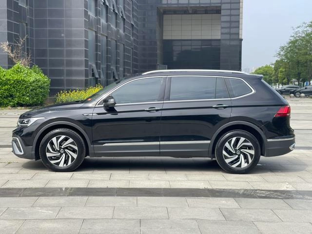 Volkswagen Tiguan L 2022 330TSI Автоматическая версия с двумя приводами экстерьер фото 7