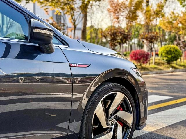 Volkswagen Golf GTI 2021 380TSI DSG GTI интерьер фото 12 Volkswagen Golf GTI 2021 380TSI DSG GTI интерьер фото 12