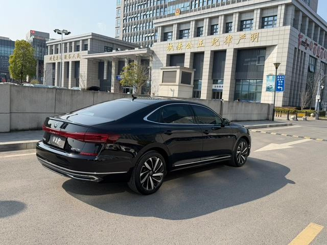 Volkswagen Passat 2023 Restyling 330TSI Elite Edition exterior photo 4
