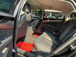 Volkswagen Passat 2023 Restyling 330TSI Elite Edition interior photo 10