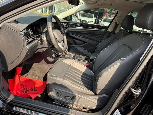 Volkswagen Passat 2023 Restyling 330TSI Elite Edition interior photo 11