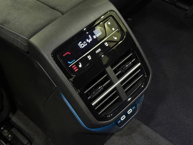 Volkswagen Passat 2025 Pro 380TSI Edición Starry Sky Dragon Zun exterior foto 9 Volkswagen Passat 2025 Pro 380TSI Edición Starry Sky Dragon Zun exterior foto 9