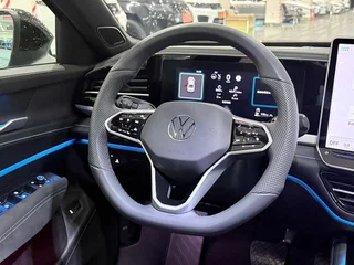 Volkswagen Passat 2025 Pro 380TSI Edición Starry Sky Dragon Zun interior foto 14 Volkswagen Passat 2025 Pro 380TSI Edición Starry Sky Dragon Zun interior foto 14
