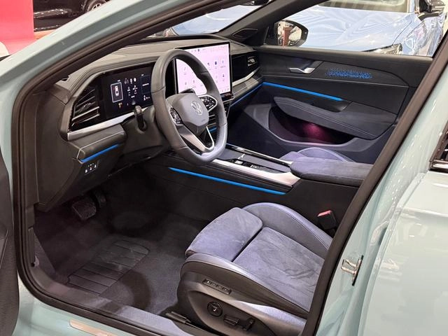 Volkswagen Passat 2025 Pro 380TSI Edición Starry Sky Dragon Zun interior foto 19 Volkswagen Passat 2025 Pro 380TSI Edición Starry Sky Dragon Zun interior foto 19