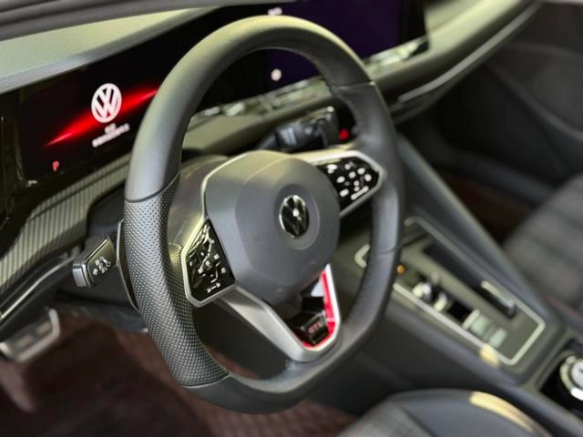 Volkswagen Golf GTI 2023 380TSI DSG GTI interior photo 8