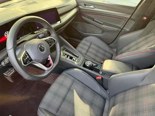 Volkswagen Golf GTI 2023 380TSI DSG GTI interior photo 9