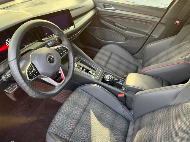 Volkswagen Golf GTI 2023 380TSI DSG GTI interior photo 9