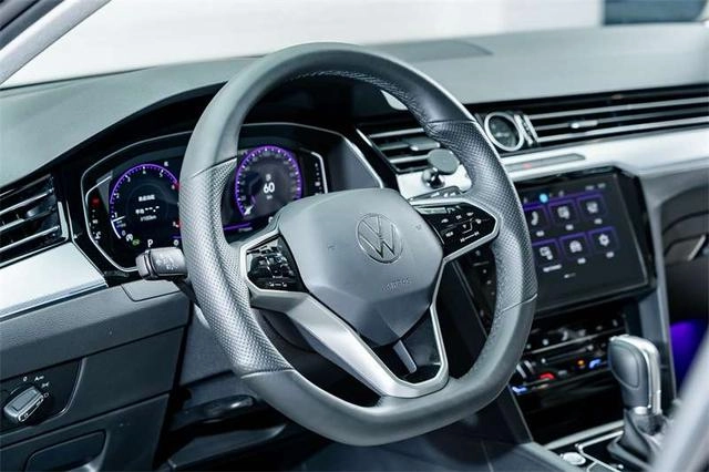 Volkswagen Magotan 2025 Changé deux Profitez du public 330TSI DSG Type de luxe extérieur photo 10
