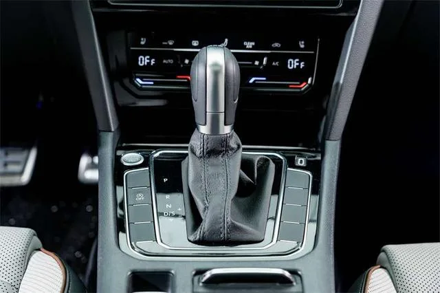 Volkswagen Magotan 2025 Changé deux Profitez du public 330TSI DSG Type de luxe intérieur photo 14