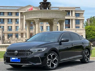 Volkswagen Passat 2023 Restyling 330TSI Star Deluxe Edition