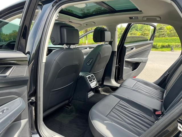 Volkswagen Passat 2023 Restyling 330TSI Star Deluxe Edition interior photo 11