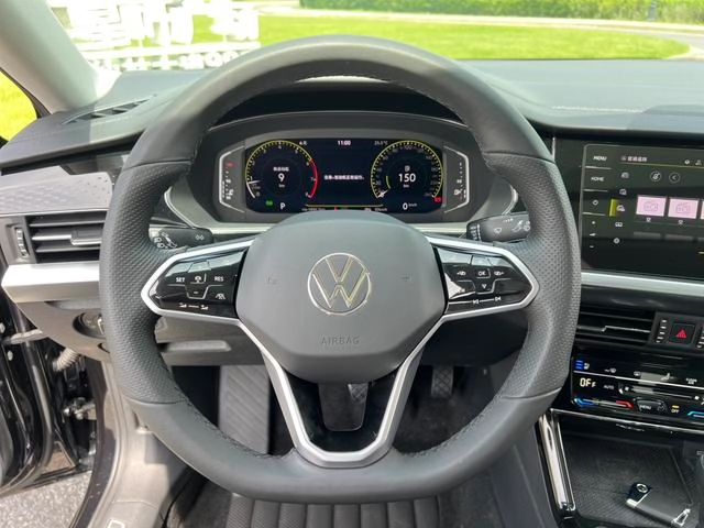 Volkswagen Passat 2023 Restyling 330TSI Star Deluxe Edition interior photo 14