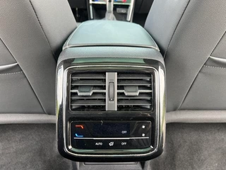Volkswagen Passat 2023 Restyling 330TSI Star Deluxe Edition interior photo 19