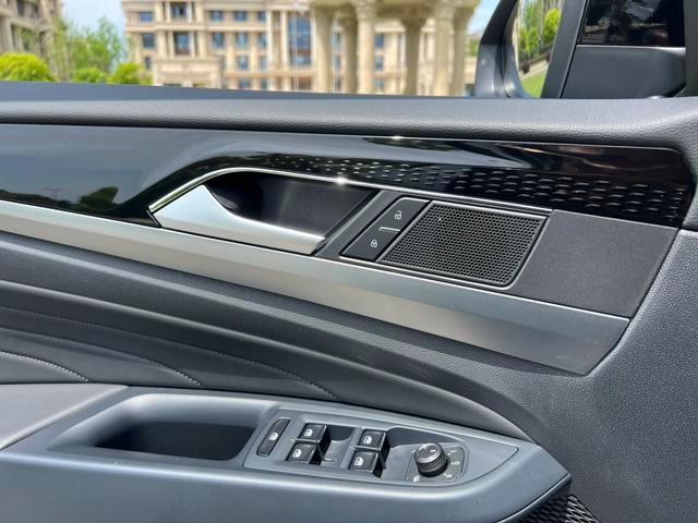 Volkswagen Passat 2023 Restyling 330TSI Star Deluxe Edition interior photo 20