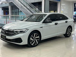 Volkswagen Sagitar 2024 300TSI DSG Versión más allá