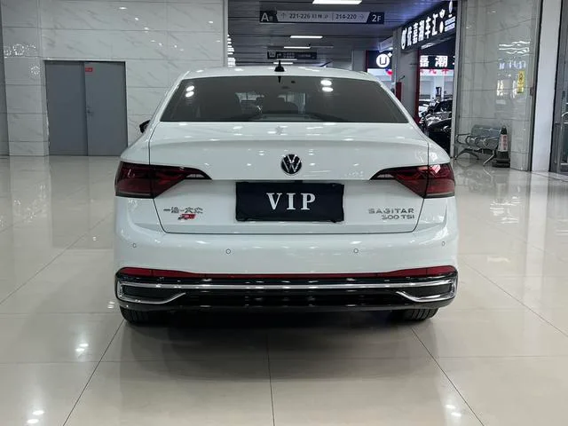 Volkswagen Sagitar 2024 300TSI DSG Premium Edition interior photo 10