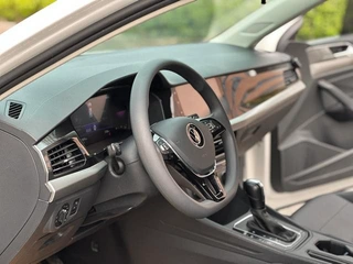 Volkswagen Lavida 2022 1.5L Versión automática de confort interior foto 12