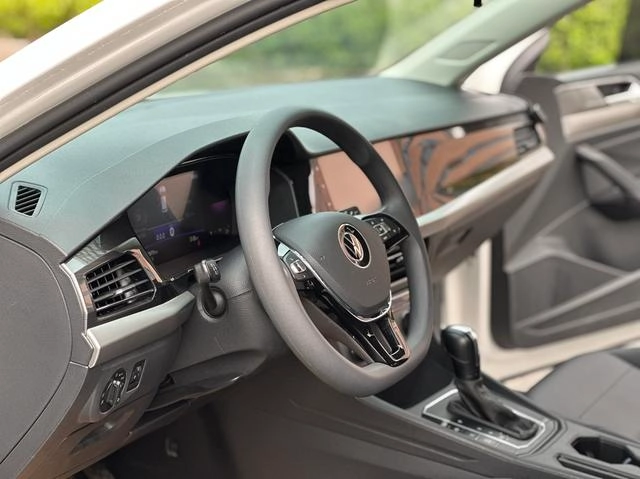 Volkswagen Lavida 2022 1.5L Versión automática de confort interior foto 12