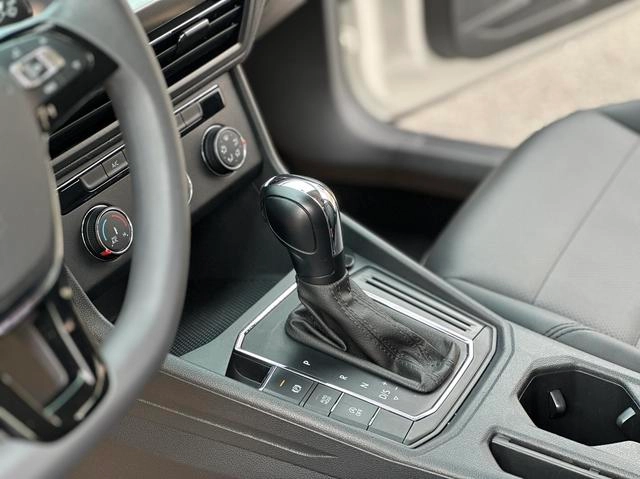 Volkswagen Lavida 2022 1.5L Versión automática de confort interior foto 13
