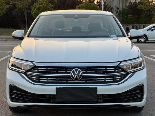Volkswagen Sagitar 2025 300TSI DSG Premium Edition exterior photo 2