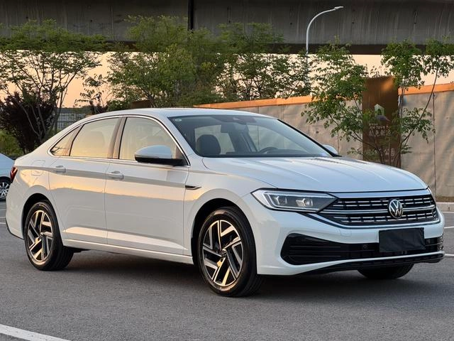 Volkswagen Sagitar 2025 300TSI DSG Premium Edition exterior photo 3