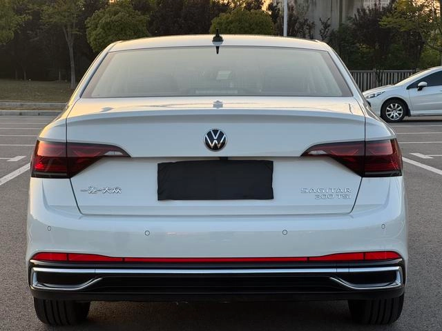 Volkswagen Sagitar 2025 300TSI DSG Premium Edition interior photo 13
