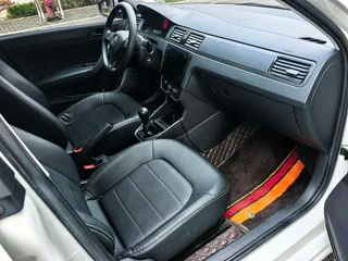 Volkswagen Santana 2021 1.5L Ручная модная версия интерьер фото 10