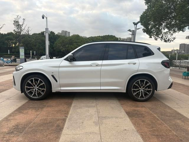 BMW X3 2022 Segundo cambio xDrive30i Tipo de lujo M Traje de noche Yao exterior foto 4 BMW X3 2022 Segundo cambio xDrive30i Tipo de lujo M Traje de noche Yao exterior foto 4