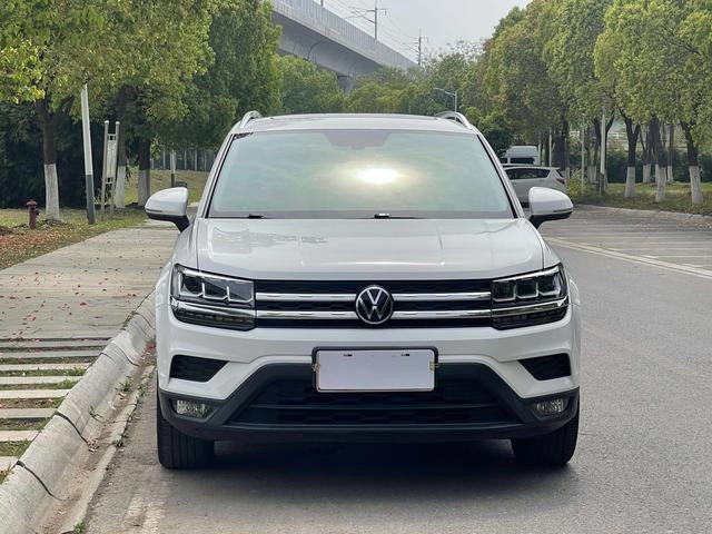 Volkswagen Tharu 2021 280TSI Versión cómoda con tracción en dos ruedas exterior foto 3