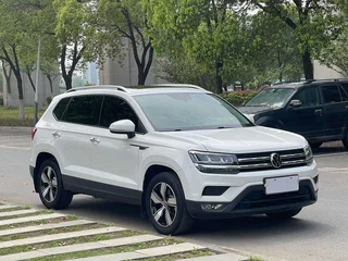Volkswagen Tharu 2021 280TSI Versión cómoda con tracción en dos ruedas exterior foto 4