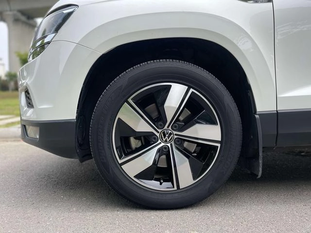 Volkswagen Tharu 2021 280TSI Versión cómoda con tracción en dos ruedas exterior foto 9