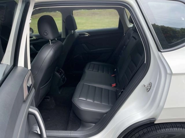 Volkswagen Tharu 2021 280TSI Versión cómoda con tracción en dos ruedas interior foto 12