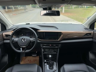 Volkswagen Tharu 2021 280TSI Versión cómoda con tracción en dos ruedas interior foto 13