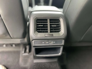 Volkswagen Tharu 2021 280TSI Versión cómoda con tracción en dos ruedas interior foto 14