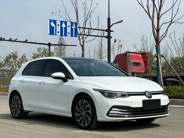 Volkswagen Golf 2023 280TSI DSG Pro exterior foto 3